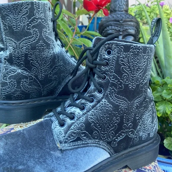 Rare Dr. Martens 1460 Brocade Velvet Paisley Boots - Picture 2 of 16